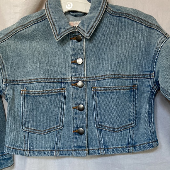 🎉 3 For $20 GB Girls Cropped Denim Jacket Size 6 Light Blue Button Closure NWT - Picture 2 of 7